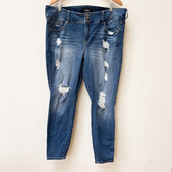 Torrid distressed skinny jeans size 20 - Picture 1 of 5